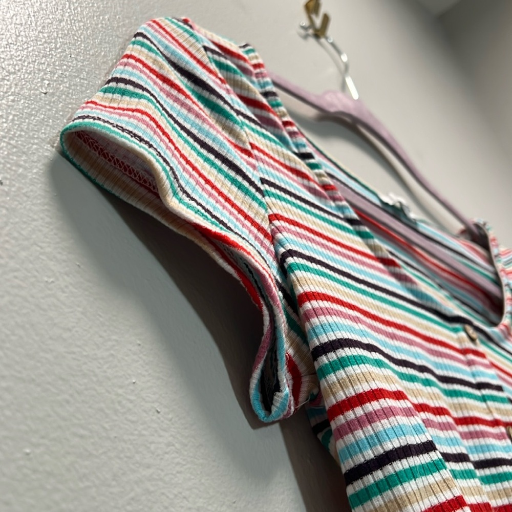 Buttoned Multicolor Striped Crop Top - Picture 4 of 14